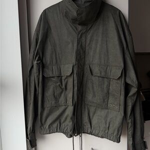 TRENDY: Men's Olive Green Jacket